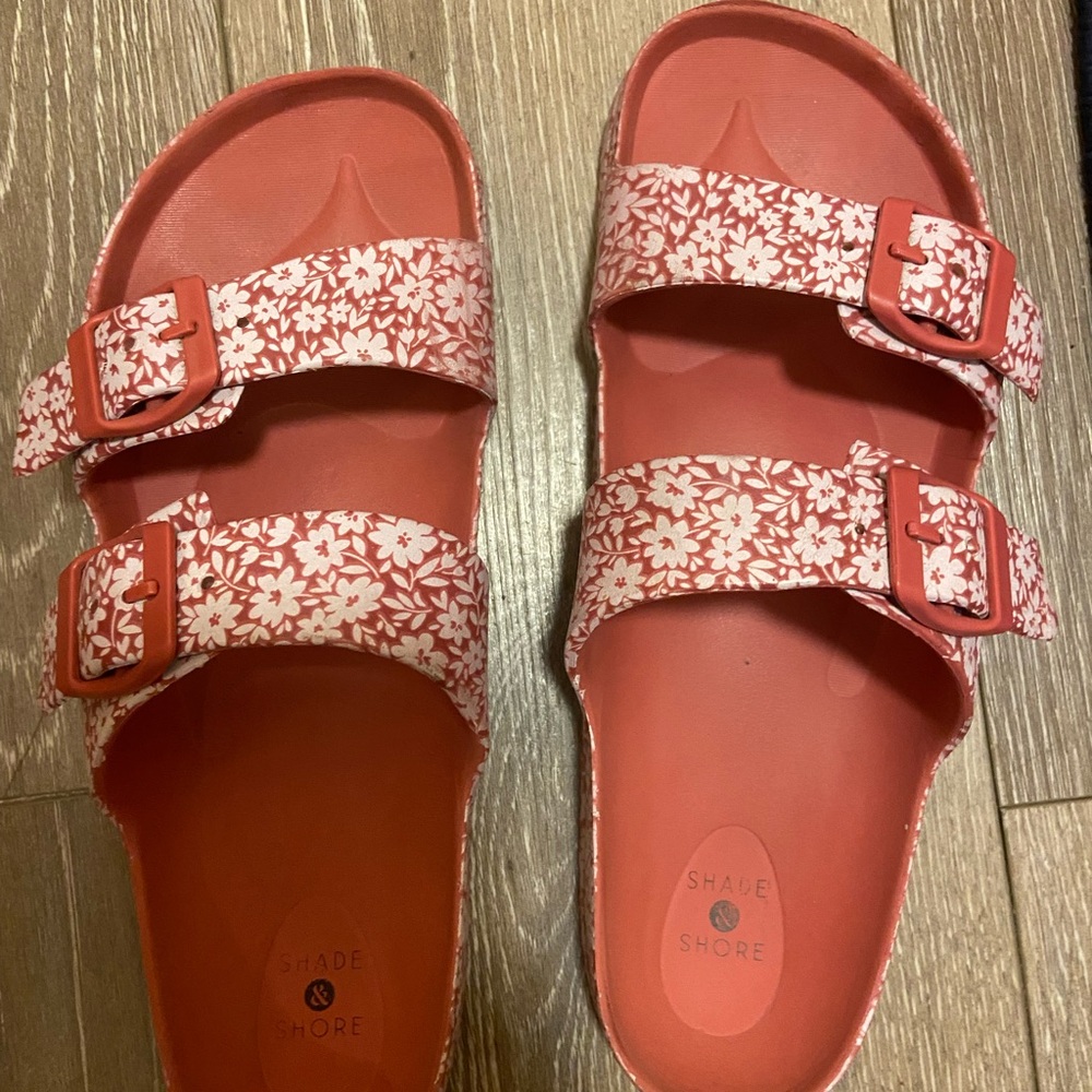 Shade & Shore Floral Buckle Sandals in Coral